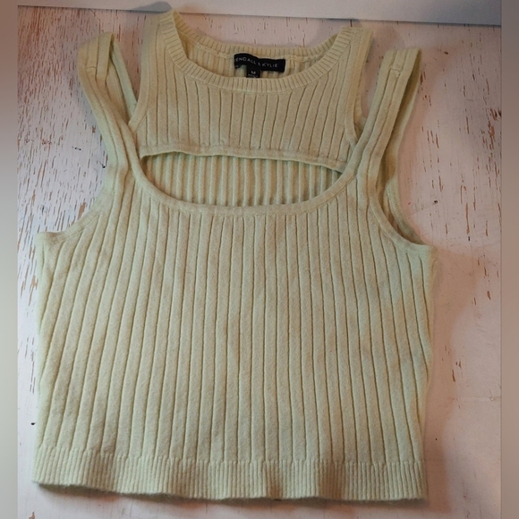 Kendall & Kylie Cutout Sweater Crop Tank Top Size Medium Pale Green Sporty Boho - Picture 8 of 8